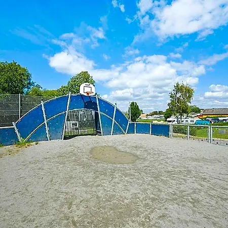 מלון 6 Person In פאבורג