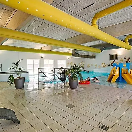 6 Person In 3*